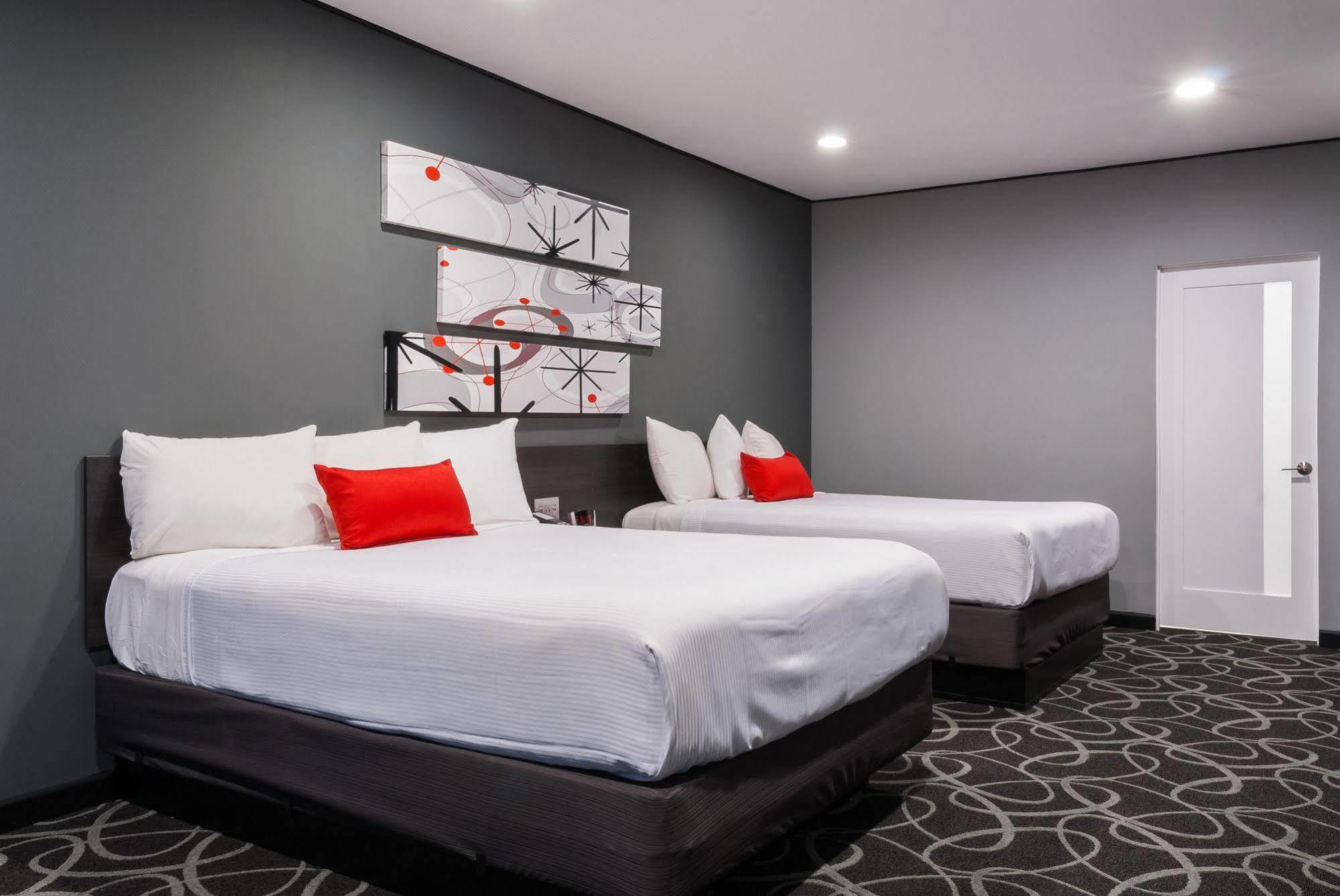Astro Pasadena Hotel Eksteriør billede