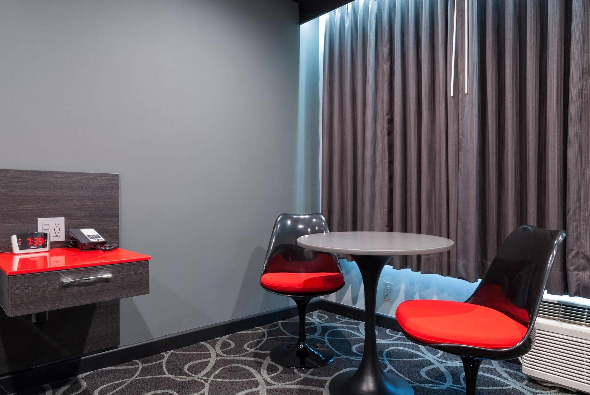 Astro Pasadena Hotel Eksteriør billede
